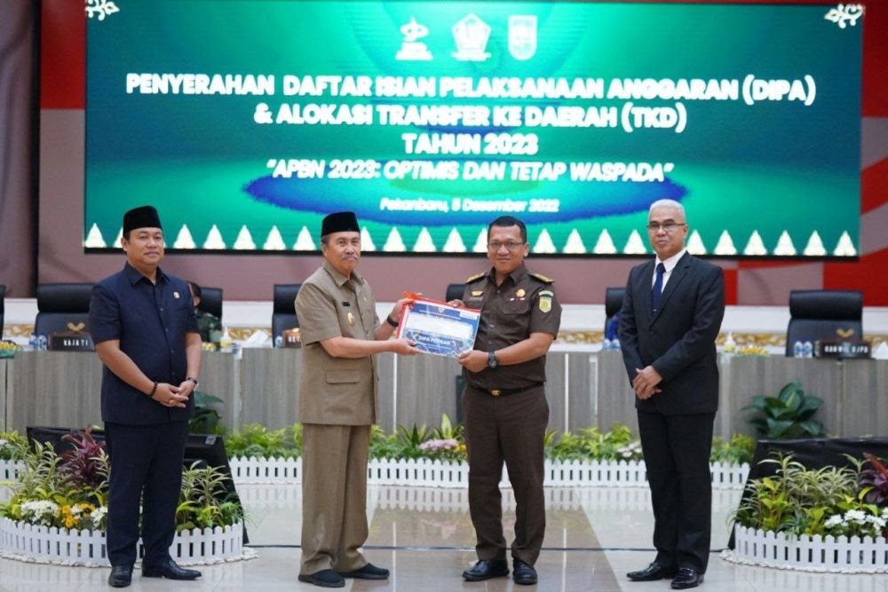 Gubri Serahkan DIPA Dan TKD 2023 Jumlahnya Capai Rp 30 71 Triliun