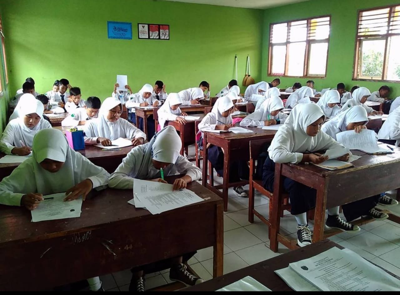 Smp baru belajar. Pelajar.